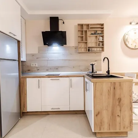 Staroevreyska Timber Львов